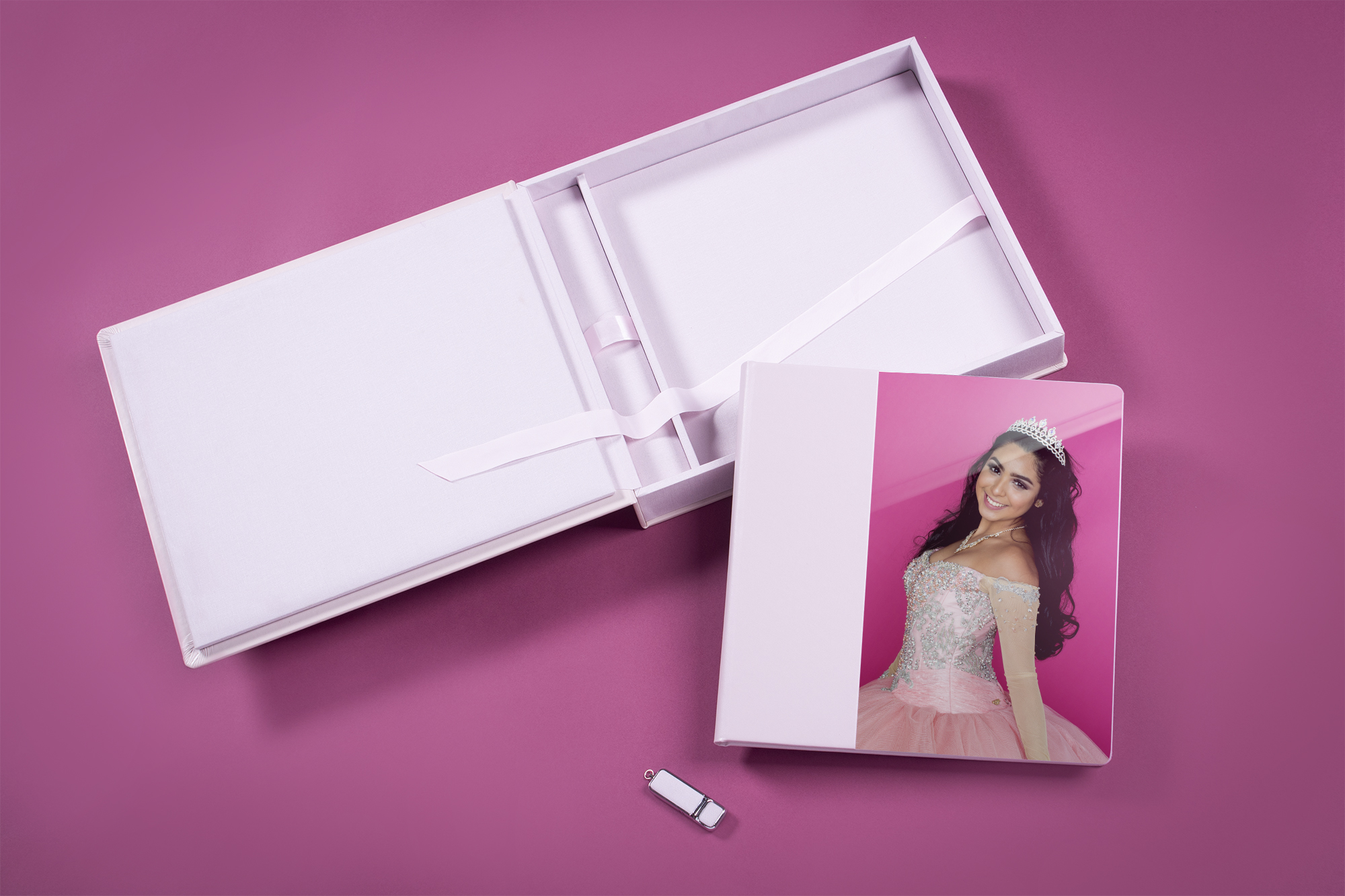 Quinceanera photo album with a USB and box